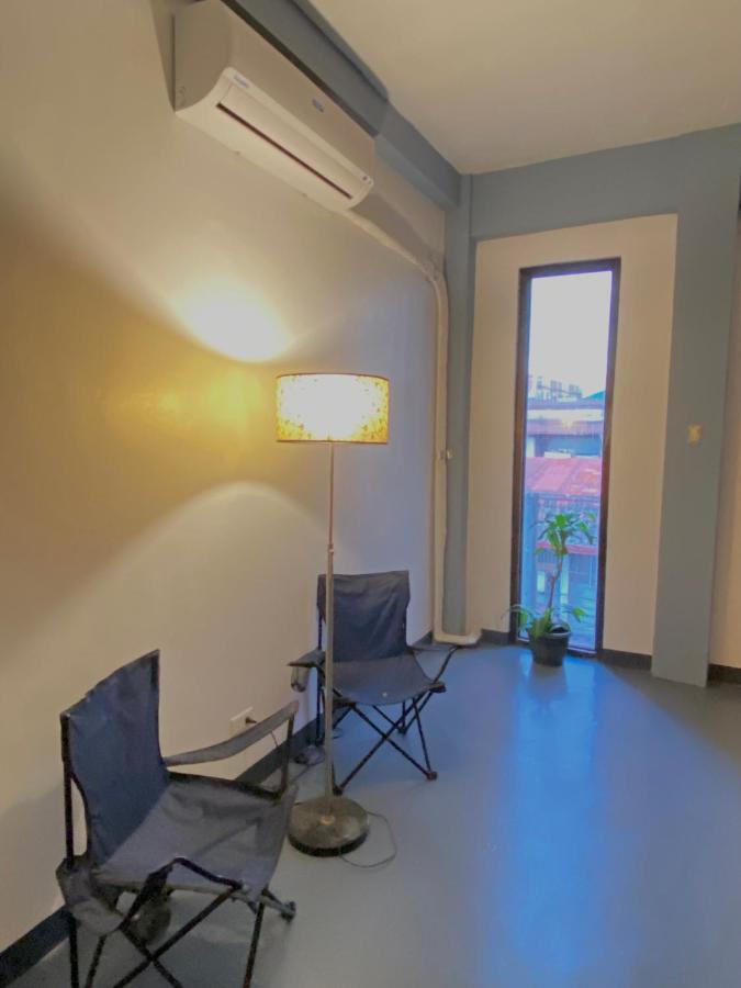 Lime Lite Manila Hostel Макати Экстерьер фото