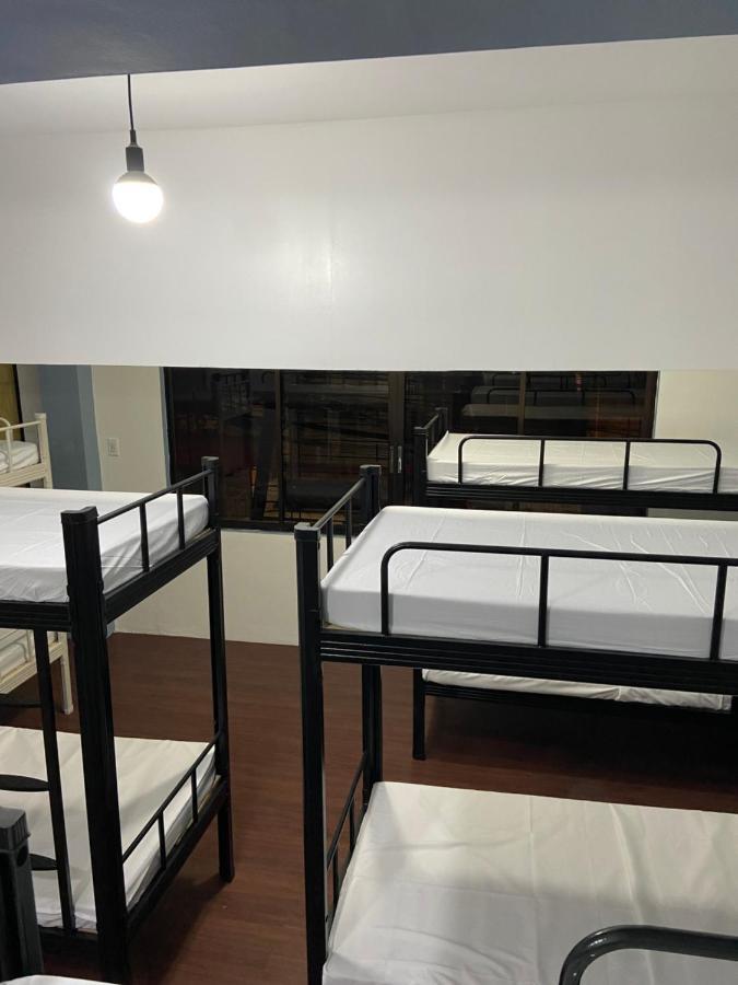 Lime Lite Manila Hostel Макати Экстерьер фото