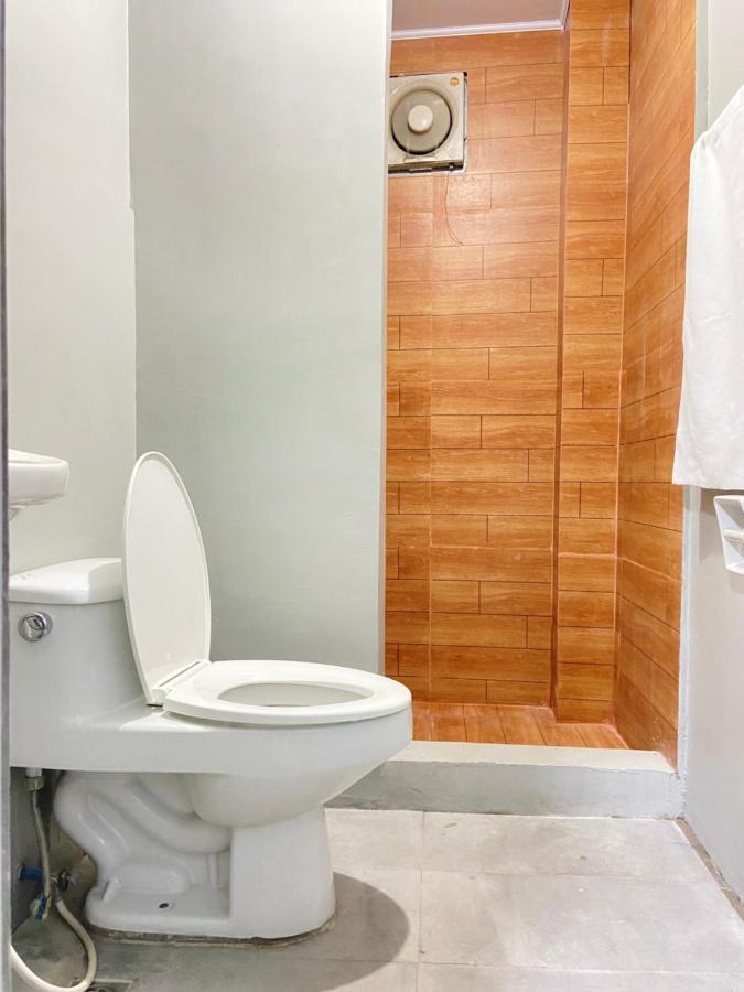 Lime Lite Manila Hostel Макати Экстерьер фото